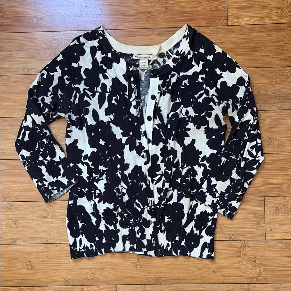 Black and Ivory Floral Cardigan - Banana Republic Petite Small
